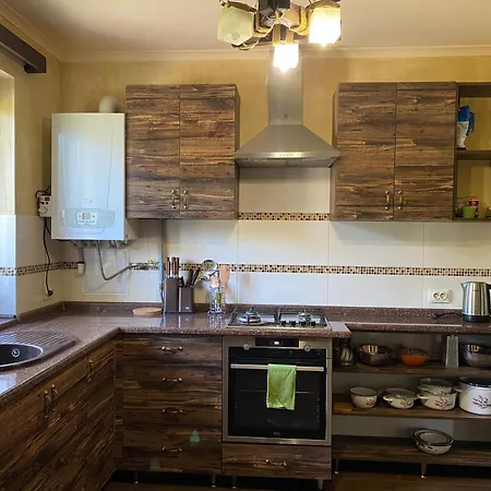 Iryna Βίλα Myslovka